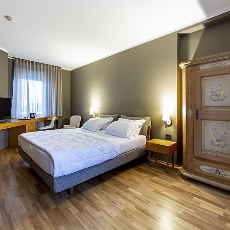 La Di Moret Hotel 4*