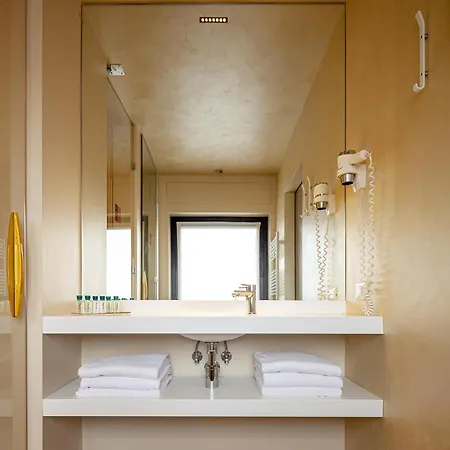 La Di Moret Hotel 4*